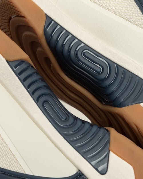 laydown detail image of CMC Trainer