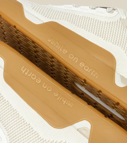 laydown detail image of Move Trainer