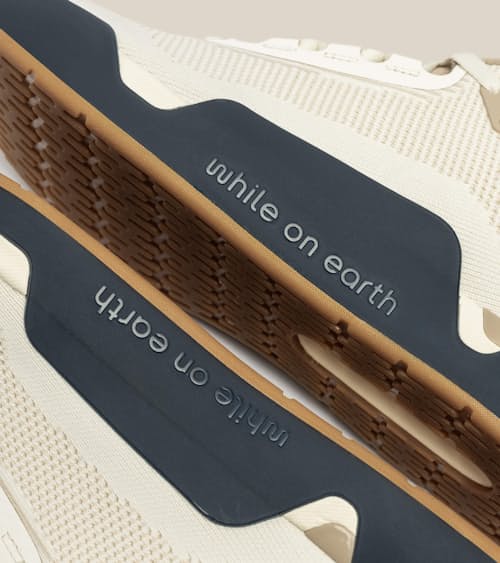 laydown detail image of Move Trainer