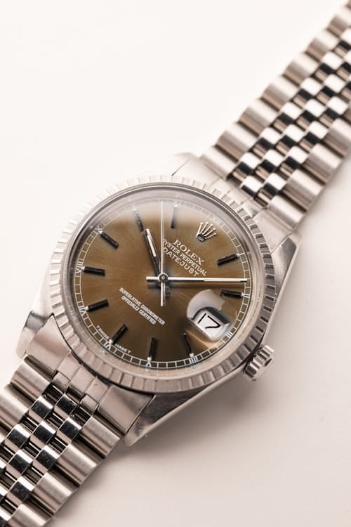 laydown detail image of 1986 Rolex 16030 Tropical Olive Green Datejust