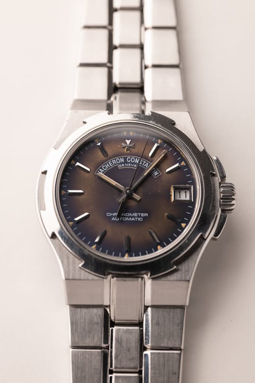 laydown detail image of 2000’s Vacheron Constatin 42050 Overseas Tropical Dial