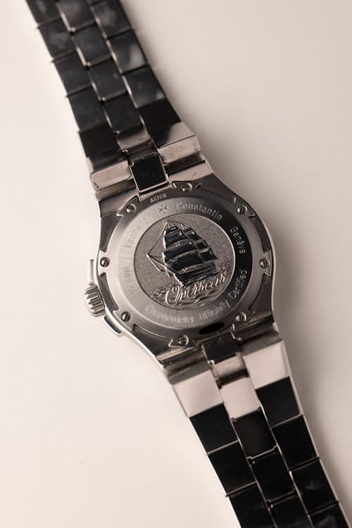 laydown detail image of 2000’s Vacheron Constatin 42050 Overseas Tropical Dial