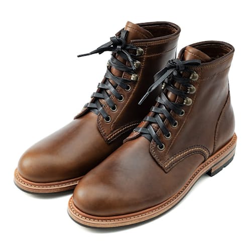 laydown image of Edmund Plain Toe Boot