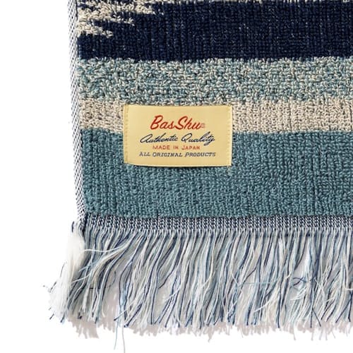 laydown detail image of Cotton Pile Blanket (M)