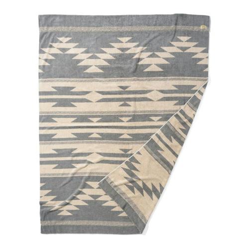 laydown image of Cotton Pile Blanket (L)