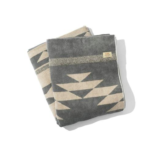 laydown image of Cotton Pile Blanket (L)