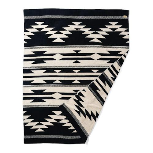 laydown image of Cotton Pile Blanket (L)