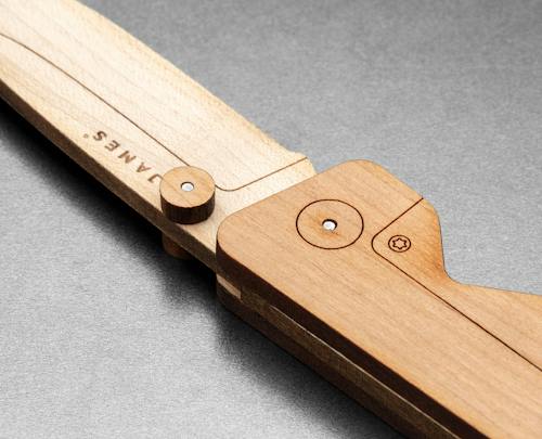 laydown detail image of Wooden Knife Kit