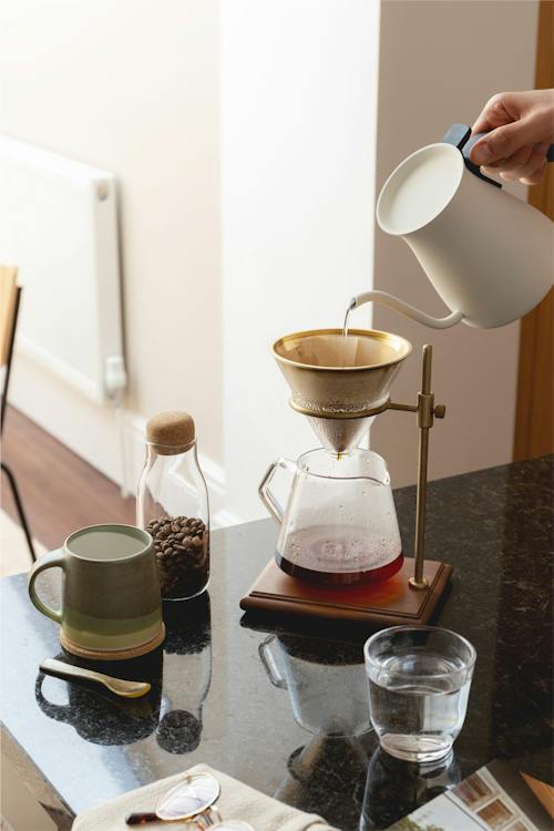 lifestyle image of SCS-S02 Brewer Stand Set 4 Cups