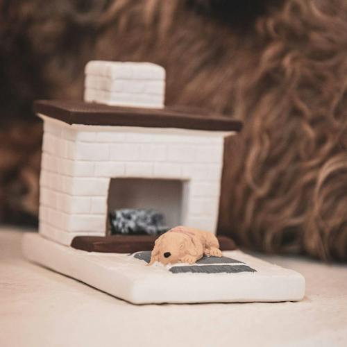 no crop image of Holiday Country Hearth Puppy