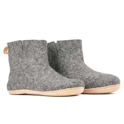 laydown image of Indoor Boots With Leather Sole