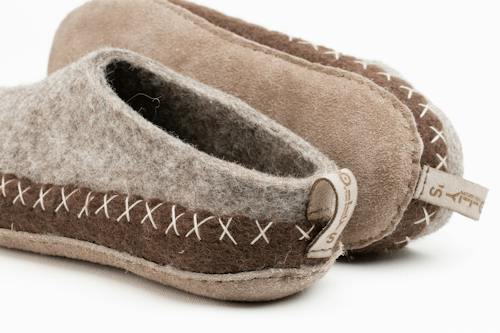 laydown detail image of Indoor Open Heel Slippers With Leather Sole