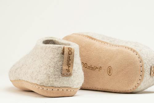 laydown detail image of Indoor Shoes With Leather Sole