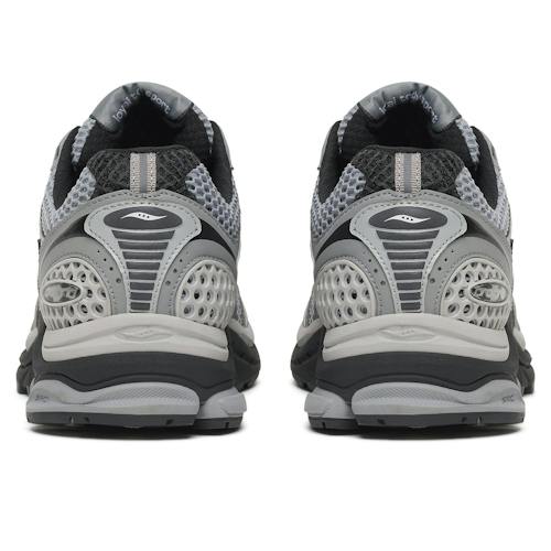 laydown image of Progrid Triumph 4 Sneaker