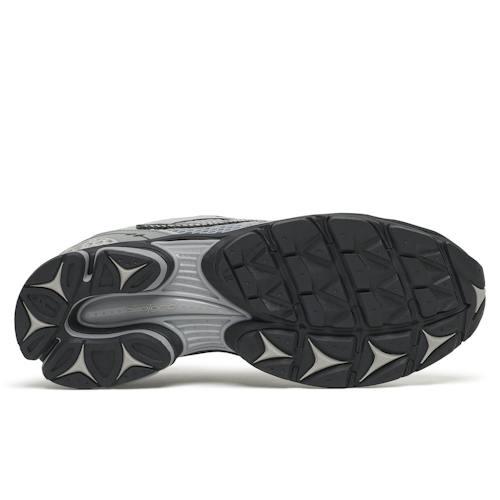 laydown image of Progrid Triumph 4 Sneaker