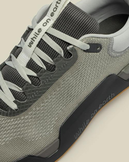laydown detail image of Move Trainer