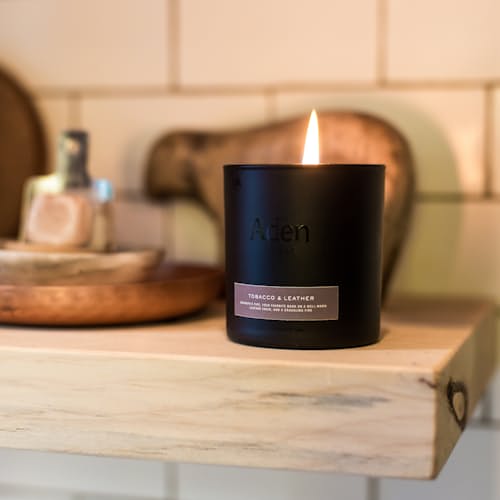 laydown image of Fresh Cut Pine Candle