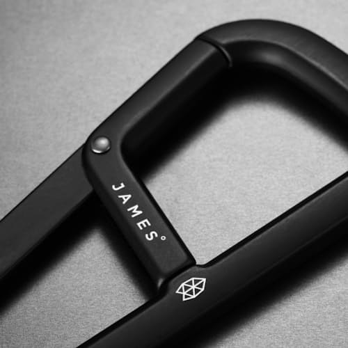 lifestyle image of The Hardin Carabiner