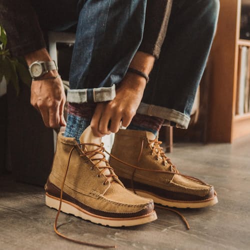laydown image of Maine Guide 6 Eye DB Boots - Exclusive