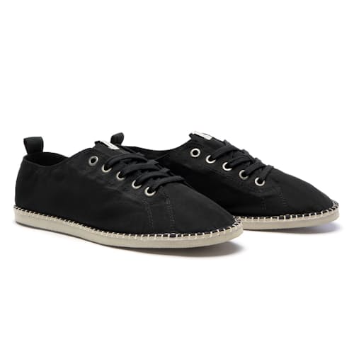 laydown image of Montrose Shoe