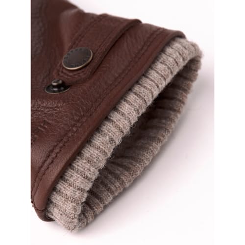 on model image of Utsjo Glove - Elk/Fleece