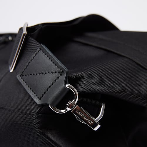 laydown image of Milton - 30L Weekender