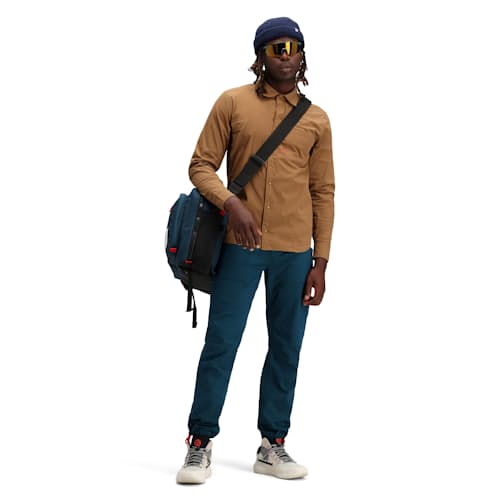 laydown image of Global Briefcase