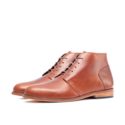 laydown image of Emilio Chukka Boot