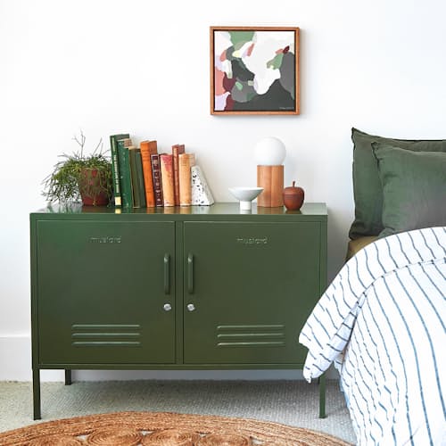 lifestyle image of The Lowdown Locker