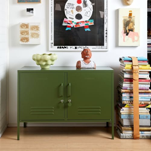 lifestyle image of The Lowdown Locker
