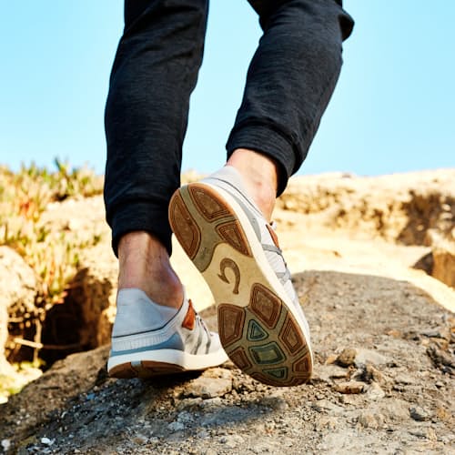 lifestyle image of Mio Li Sneaker