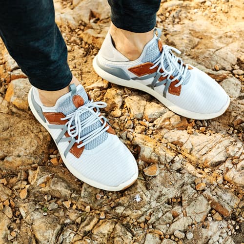 lifestyle image of Mio Li Sneaker