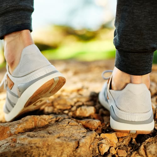 lifestyle image of Mio Li Sneaker