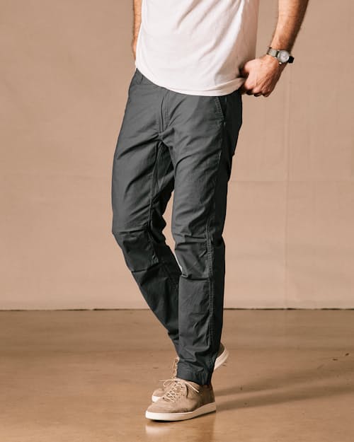 Anthony is 6'2" and wearing a size 32