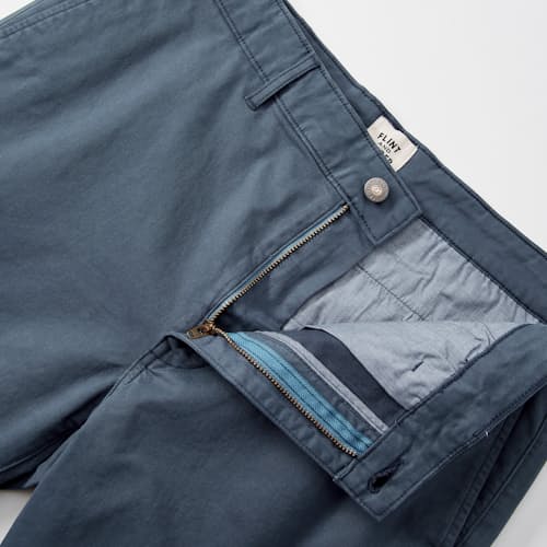 laydown detail image of 365 Chino Short - 7"