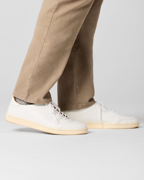 on model image of 365 Pant - HB Straight
