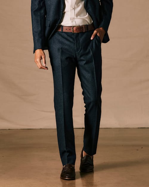 Gregory is 6'1", 175lbs, and wearing size 36