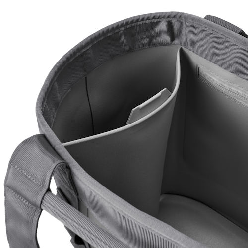 lifestyle image of Camino Carryall 35L Tote