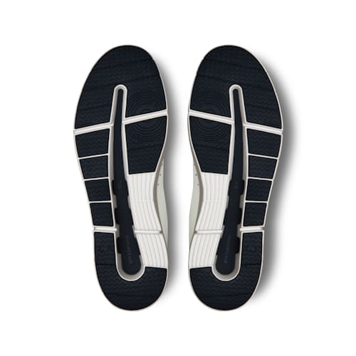 laydown image of The Roger Advantage Sneaker