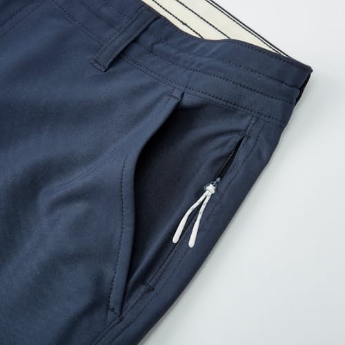 lifestyle image of Hybrid Cruiser Short - 9"