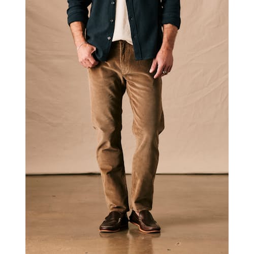 Chad is 6'1" and wearing a 31x32