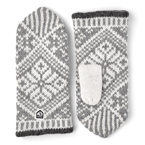 laydown image of Nordic Wool Mitt