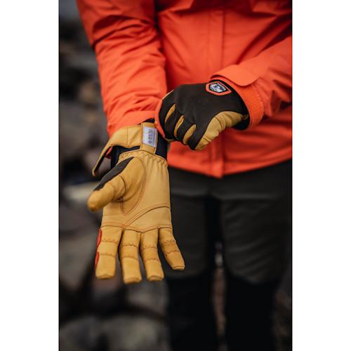 laydown image of Ergo Grip Active Glove