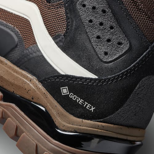 laydown image of Ultrarange EXO HI Gore-Tex MTE 3