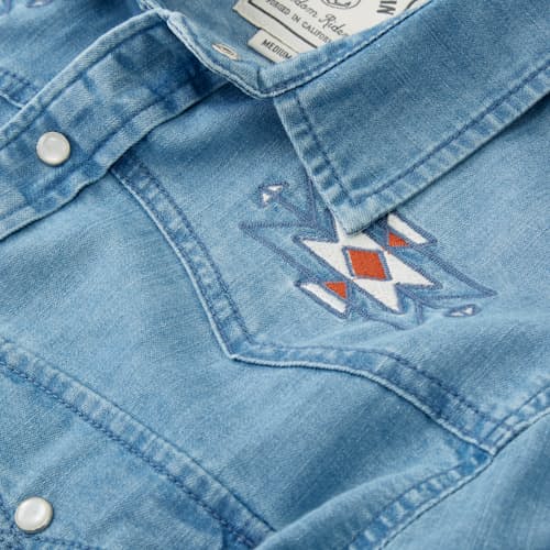 laydown detail image of Tonopah Western Pearl Snap Shirt