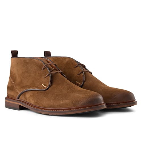 laydown image of Dalton Suede Chukka
