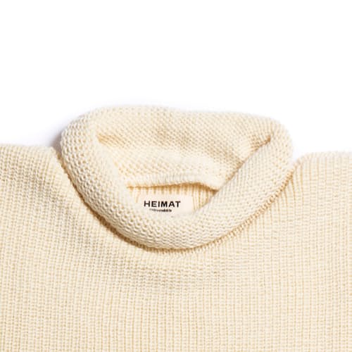 laydown image of Mini Rollkragen Fisherman Sweater