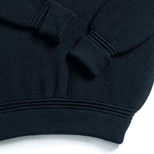 lifestyle image of Mini Rollkragen Fisherman Sweater