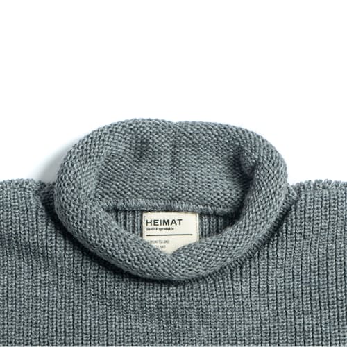 laydown image of Mini Rollkragen Fisherman Sweater