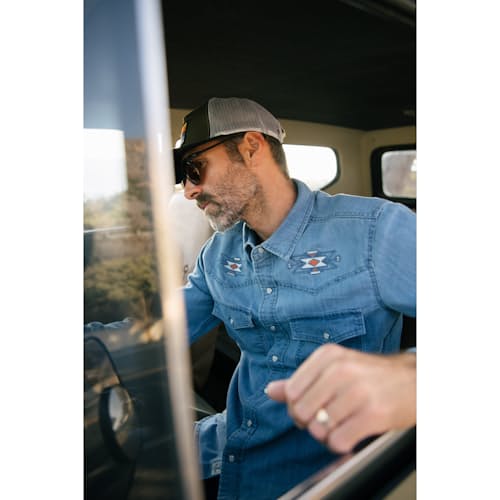 lifestyle image of Tonopah Western Pearl Snap Shirt